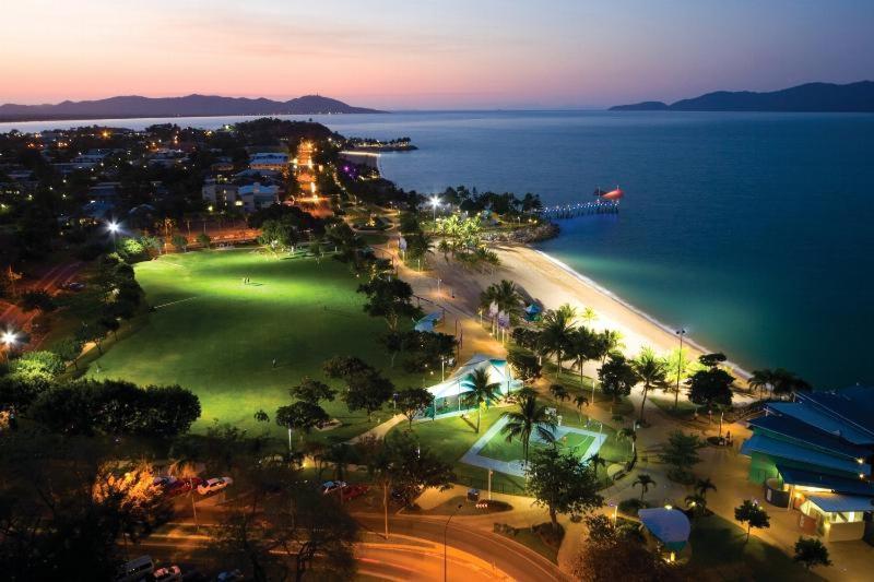 Cute Cottage - 2 Bedrooms - City & Strand Beach Location Townsville Exterior photo
