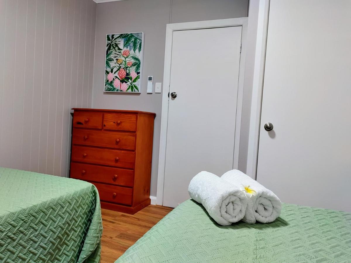 Cute Cottage - 2 Bedrooms - City & Strand Beach Location Townsville Exterior photo